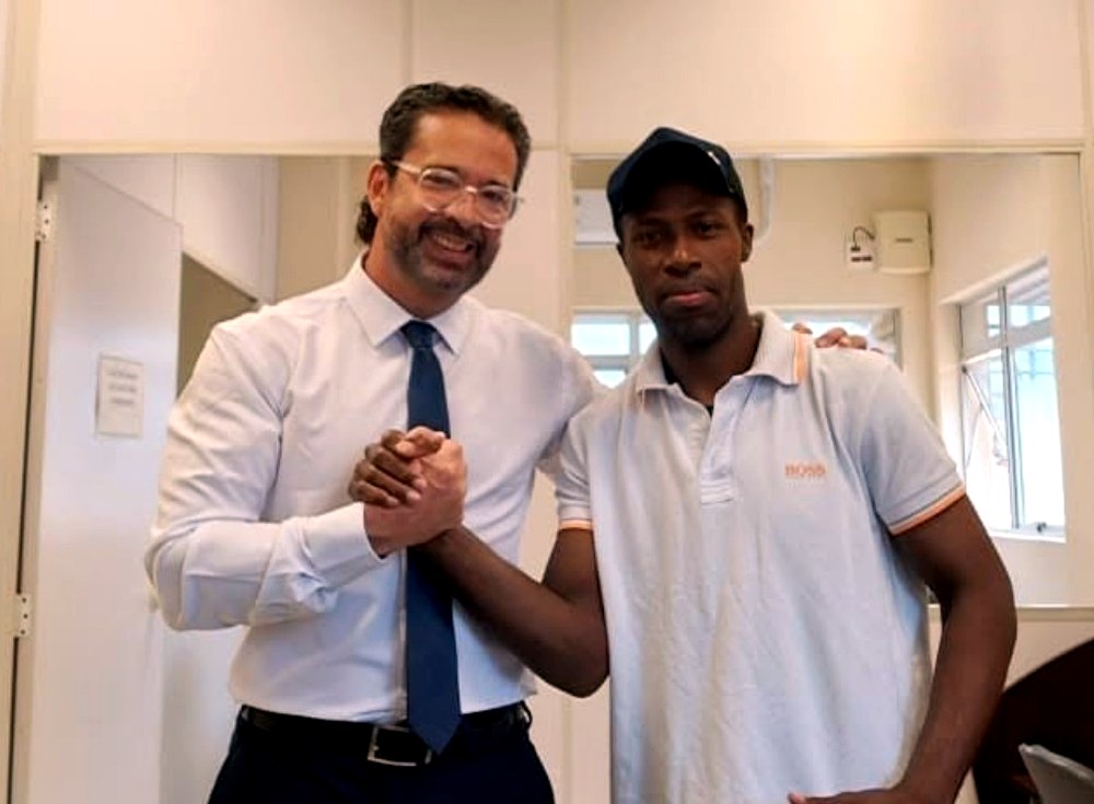 Roro Lumeus, cliente atendido pelo Dr. Alexandre Magno